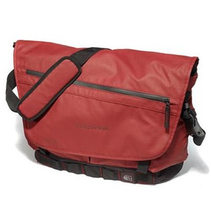 EASTPAK（イーストパック） PACER 25L （R）レッド