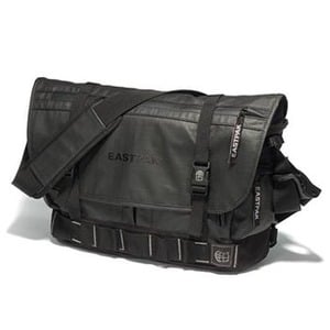 EASTPAK（イーストパック） CHASER 12L （K）ブラック